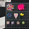 Acessórios para Sapatos DIY Atacado: Pingentes de Flor Coloridos para Sapatos, Lantejoulas Coloridas com Miçangas, Decorações de Sapato Destacáveis