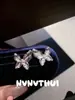 Joias: Colar com Pingente de Borboleta Banhado a Ouro com Strass, Design de Luxo para Mulheres Ricas, Conjunto de Brincos de Borboleta em Formato de Videira com Strass Brilhantes