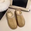 Pantuflas de algodón invierno antideslizantes suela gruesa 2026 zapatos de algodón botas de algodón botas de nieve para mujer con forro de felpa punta cerrada pantuflas de media caña con forro de felpa estilo étnico
