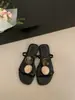 Sandalias planas Chuyuji estilo francés para vacaciones con estampado de mármol y hebilla redonda para mujer, adecuadas para el verano de 2026, estilo vacacional, para llevar con faldas