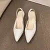 Sandalias cerradas de tacón bajo estilo francés para mujer, nueva colección verano y otoño 2026, zapatos de tacón grueso de una sola tira, elegantes tacones de punta para socialité