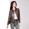 Suministrado directamente por el fabricante, nuevo modelo 2026 chaqueta corta de moda casual para mujer de cuero proteico con cuello de solapa, tops al por mayor