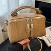 Bolso tipo caja bandolera de moda retro para mujer 2025 Nueva tendencia Versátil Bolso cuadrado pequeño Estilo coreano Nicho Simple Bolso bandolera