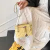 Bolso Cuadrado Pequeño de Moda con Cadena Acolchada Estilo Chanel para Mujer 2025 Nuevo Bolso de Mano de Moda Versátil Bolso de Hombro Cruzado