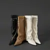 Botas altas de punta con tachuelas de estilo retro de moda para mujer, nueva colección 2026, botas western que realzan la altura, botas de montar marrones con flecos