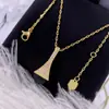 Colar de diamante pirâmide pagode design clássico de nicho terno acessórios vintage colar novo suprimento atacado