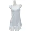 Nueva camisola de seda helada estilo francés para mujer, con ribete de encaje, bordes con volantes y copas incorporadas, creando un look puro y seductor, pero sexy, para el verano