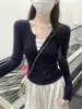 Foto real de outono e inverno estilo coreano falso duas peças em blocos de cor gola meio aberta abotoada slim fit manga longa camiseta básica top 17721