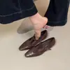 Zapatos de mujer Chuyuji retro de ante con retazos y plataforma baja para aumentar la altura, diseño Mary Jane con tira en T