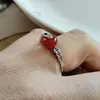 Nuevo Anillo de Ámbar de Sangre Artificial Estilo Chino para Mujer, Lujo Ligero, Temperamento de Gama Alta, Anillo Único de Aleación para Entrega