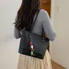 Bolsa Grande Simples para Trajeto Diário Transfronteiriço Feminina Nova Textura Trançada Retrô Bolsa Tote Grande Capacidade Bolsa de Ombro de Abaixo do Braço