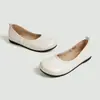 Zapatos de pezuña de cerdo con dedos divididos, transfronterizos europeos y americanos al por mayor, zapatos de tacón bajo para mujer, cuero suave, suela suave, zapatos de ballet para abuela