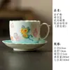 Conjunto de chá de cerâmica azul céu claro com underglaze pintado à mão, apresentando um design de borboleta, incluindo uma tigela com tampa, bule, xícaras de chá e xícaras de café