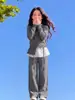 Conjunto de Roupa para Meninas Primavera e Outono 2026 Novo Suéter Cardigan Infantil Estiloso com Barra de Renda e Calça Wide-Leg Conjunto de Duas Peças Tendência