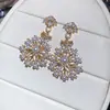 ¡Lenguaje Floral de Encaje! Pendientes de Flor Hueca de Zirconia y Perla de Lujo, Pendientes de Lujo Ligero de Gama Alta, Accesorios para Orejas Retro Franceses