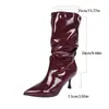 Botas Finas de Bico Fino Salto Agulha em Couro Patente 2025 Outono e Inverno Novas Botas de Moda de Salto Alto Exportação Transfronteiriça Tamanho Grande Botas Curtas Femininas