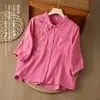 Camisa de Algodão e Linho com Lapela Feminina Renda Broche 3D Temperamento Moda Blusa Sete Mangas Novo Top Artístico de Verão
