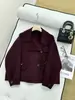 La Nueva Chaqueta de Lana Doble Cara Otoño e Invierno Tiene un Ajuste Relajado y Practicidad, con un Tono Retro 10524