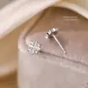 Pendientes de trébol de cuatro hojas con incrustaciones de diamantes, de plata s925, de alta gama y a la moda, para mujer, pendientes sencillos de flor de cruz de circonita de nicho