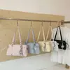 Bolso de hombro de lunares estilo coreano para mujer, nuevo bolso de moda para el hombro primavera 2026, bolso tote de mano de nicho de moda