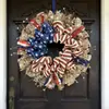 Corona de Cinta Rayada de Tela Más Vendida de Amazon Rama Roja Blanca Azul Corona de Enredadera Decoración Colgante de Puerta Colgante de Pared Fabricante Mayorista