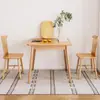 Mesa cuadrada pequeña de madera maciza moderna nórdica para uso doméstico en apartamentos pequeños, mesa de comedor simple para ocio y conversaciones en el balcón