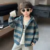 Suéter con capucha para niño cárdigan 2026 nuevo elegante tejido para niños y bebés tops de primavera y otoño