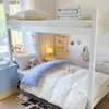 Juego personalizado de fábrica de tres piezas para literas de dormitorio estudiantil, el fabricante suministra sábanas bajeras, fundas de edredón y juegos de ropa de cama de cuatro piezas