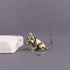 Cão Pug de Latão Puro Segurando Osso Cerimônia do Chá Animal de Estimação de Chá Ornamentos Zodíaco Antigo Cão da Sorte Decoração de Casa Artesanato