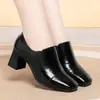 Zapatos de vestir de primavera y otoño para mujer, punta cuadrada, boca profunda, sin cordones, tacón grueso, tacones altos, zapatos de cuero, estilo temperamento negro, apertura elástica, zapatos para mujer