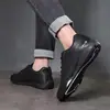 Nuevos zapatos casuales de cuero para hombre 2026, de caña baja, modernos, a la moda, cómodos, zapatillas blancas, zapatos para hombre de suela suave