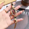 Popular Reloj Femenino del Fabricante, Lujo Ligero Incrustado de Diamantes Moda Pulsera Estilo Reloj Femenino Modelo de Celebridad de Internet Retro de Nicho