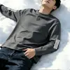 Camiseta de manga larga de otoño, capa base talla grande, cuello redondo para hombre, top simple y holgado, estilo coreano, camiseta estampada de moda