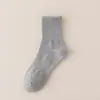 Calcetines de media pantorrilla para mujer, algodón puro, resistentes al olor, absorbentes de sudor, calcetines deportivos cortos, primavera y otoño, negro y blanco, calcetines largos finos para hombre, versátiles