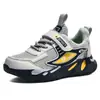 Venta al por mayor 2026 Primavera/Otoño Nuevos Zapatos Deportivos para Niños Zapatos Infantiles Transpirables Impermeables Niños Medianos/Grandes Zapatos para Correr Estudiante Superficie de Cuero Zapatos