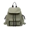 Mochila ultraleve para mulheres, design de nicho com toque de alta qualidade, estilo casual e minimalista, adequada para atividades ao ar livre, à prova d'água e ideal para o dia a dia e viagens.