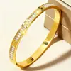 Nuevo Estilo Acero de Titanio Trébol de Cuatro Hojas Incrustado con Diamantes Joyería de Moda con un Estilo Europeo y Americano Elegante, Accesorio Versátil y Elegante de Acero Inoxidable para Mujer