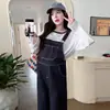 Traje de Maternidad 2025 Otoño Nuevo Estilo Simple Adelgazante Azul Oscuro Estilo Retro Peto de Mezclilla + Camiseta Estampada de Moda