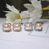 Aretes clásicos de trébol de cuatro hojas transfronterizos, cobre chapado en oro de 18 quilates, chapado en oro, hierba de la suerte, aretes de aguja de hongo blanco S925 para mujer
