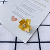 Accesorios de joyería DIY al por mayor, pendientes de flores pequeñas con forma de corazón para niña fresca de verano, accesorios colgantes