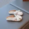 Pantuflas de Moda Estilo Francés con Perlas para Niñas 2025 Verano Nuevas Sandalias Slip-On para Niñas Pequeñas con Suelas Suaves Antideslizantes