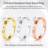Anillo de mujer de acero de titanio con incrustaciones de circonita, no se decolora, de lujo ligero, superventas transfronterizo, suministro de anillo con incrustaciones de diamante para parejas europeas y americanas