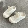 Sapatos brancos casuais versáteis para mulheres, novos chinelos casuais antiderrapantes para primavera e outono de 2026, chinelos planos sem cadarço para atividades ao ar livre