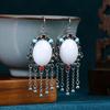 Aretes Eyrian Hanfu Palace Estilo Nuevo Chino Imitación de Jade Hetian Antiguo Chino Vintage Plata Tailandesa Artesanal Aretes con Borlas