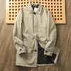 Estilo Europeo Lujo Ligero Gama Alta ~89 Euros Otoño e Invierno Chaqueta Abrigo Largo Medio Impermeable, Cortavientos, Cálido, Acolchado de Negocios para Hombre