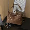 Diseño de Moda Transfronterizo Nicho Bolso de Hombro con Tachuelas para Mujer Nuevo Otoño e Invierno 2026 Bolso de Mano Bolso de Hombro Bolso Cubo Biker