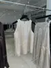 [Recomendación Principal] Yuran 26 Nueva Colección Primavera/Verano Conjunto Importado de Chaleco y Falda de Paraguas Satinado Iridiscente Arrugado Brillante