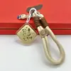 Moda Versátil Hazte Rico Inmediatamente Tesoro Princesa Por Favor Hazte Rico Llavero Creativo Colgante para Bolso Artículo de Moda