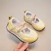 Sapatos para Meninas Tênis Esportivos Infantis Modelo Novo Primavera e Outono 2026 Sapatos Mary Jane com Laço Branco Sapatos de Treino Alemães