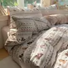 Juego de ropa de cama de cuatro piezas de algodón 100% clase A para dormir sin ropa, funda de edredón de algodón puro con estampado de dibujos animados fresco y lindo estilo ins, juego de tres piezas para dormitorios de estudiantes